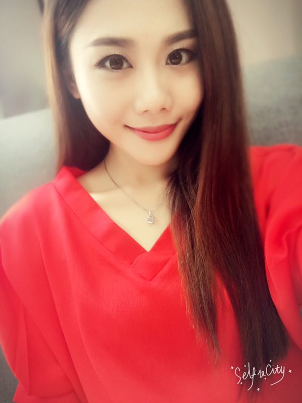 光华通讯社主持人郭红燕