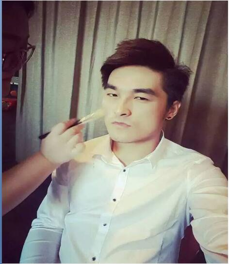 光华通讯社主持人陈新卓