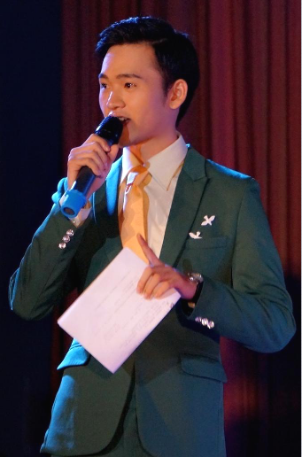 光华通讯社主持人李泽新